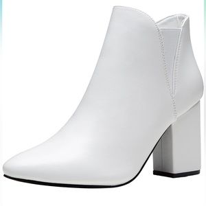 White Chelsea boot- heel